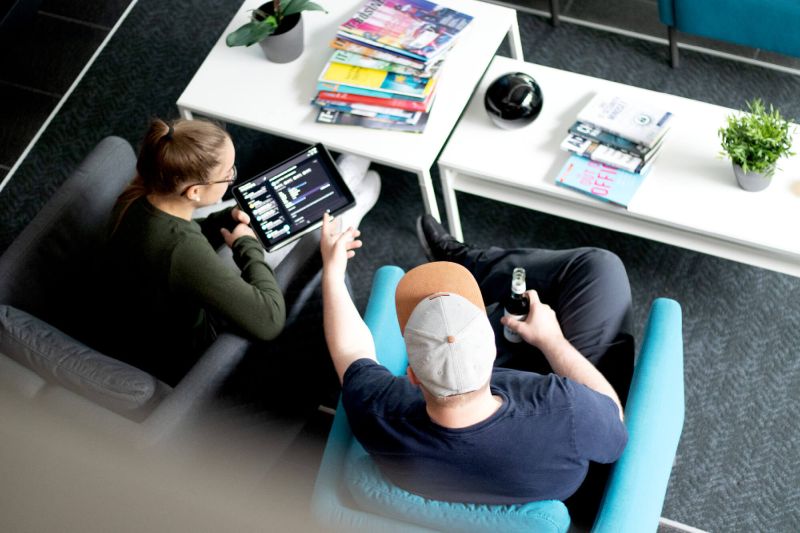 Laut & Sichtbar Agentur-Team im Office